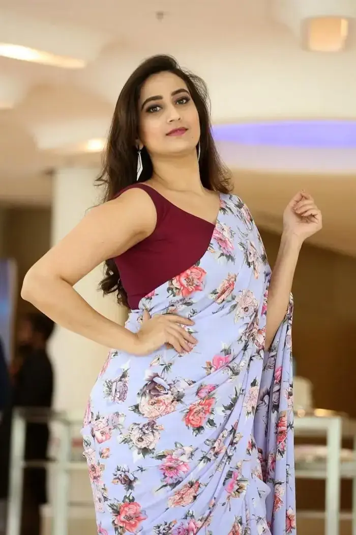 Telugu TV Anchor Manjusha In Sleeveless Blue Saree